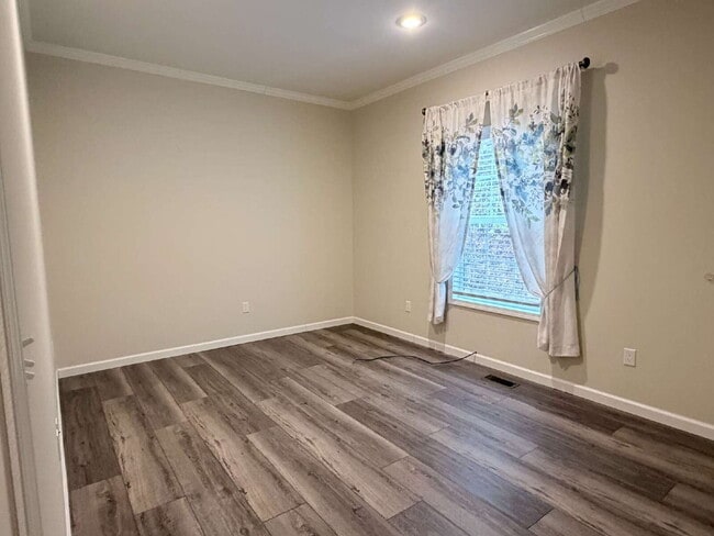 Building Photo - Immaculate Newer 3BR/2BA Brevard Home with Open Layout – Pet-Friendly