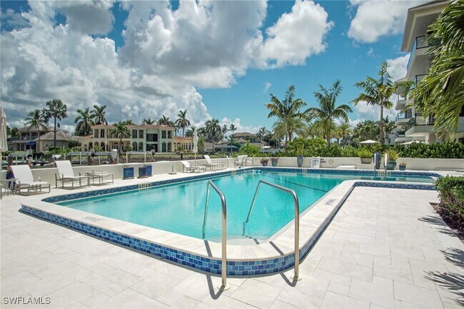 Building Photo - 1900 Gulf Shore Blvd N