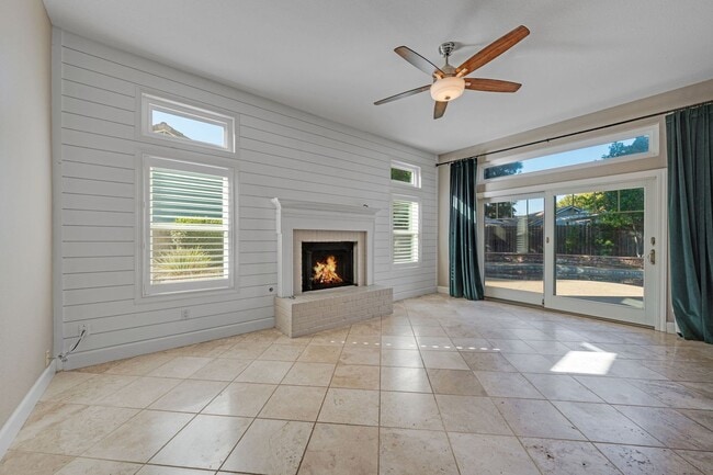 Building Photo - 3 Bedroom Folsom Home with Updated Kitchen, Pool and 3-Car Garage!