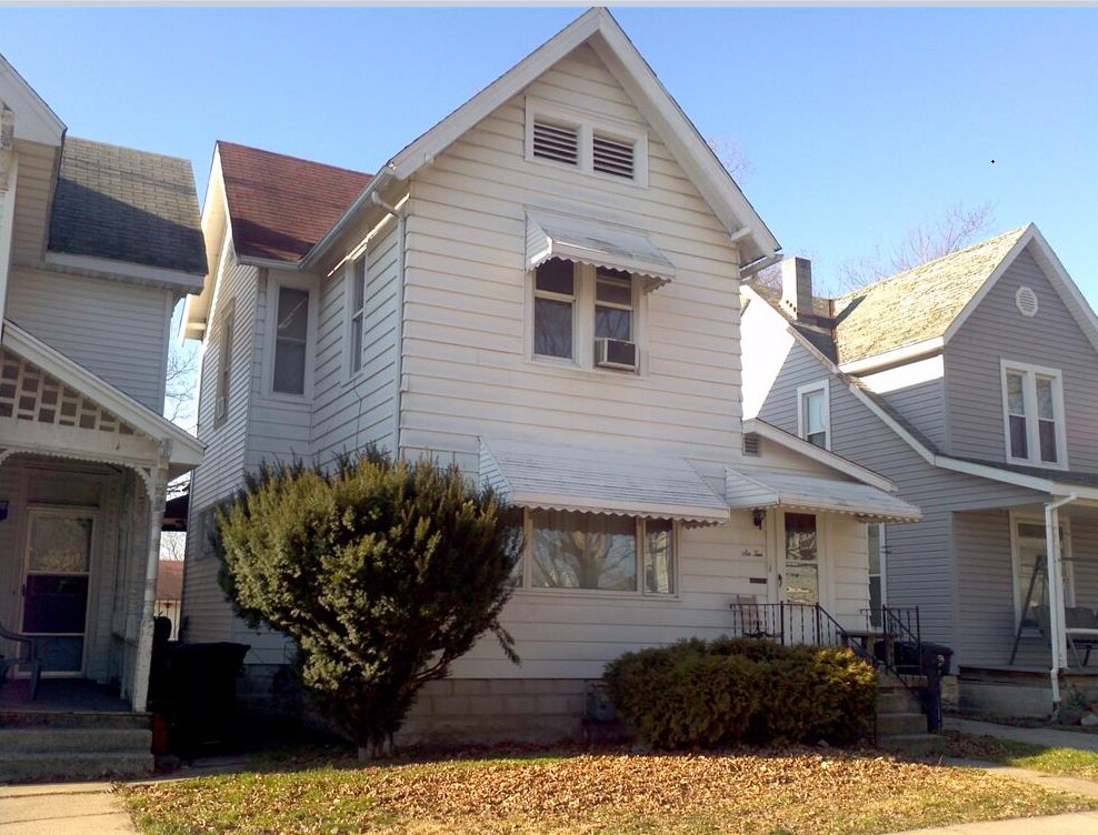 Front of House - 610 Charles St