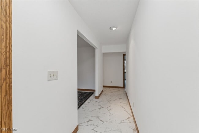 Building Photo - 276 S Bayshore Dr