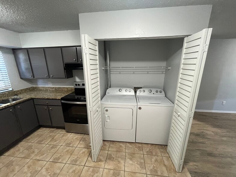 Building Photo - 6912 N 22nd St