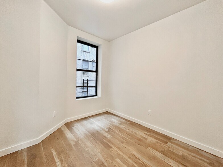 Building Photo - 524 W 134th St