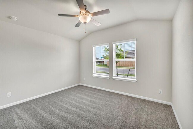 Building Photo - 102 Greenspire Ln