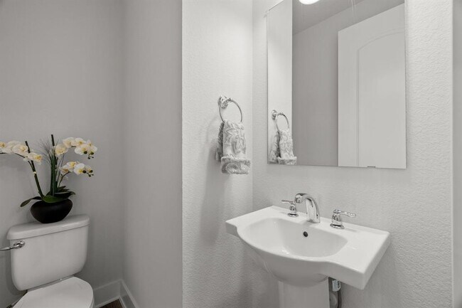 Building Photo - 319 Pecos River Xing