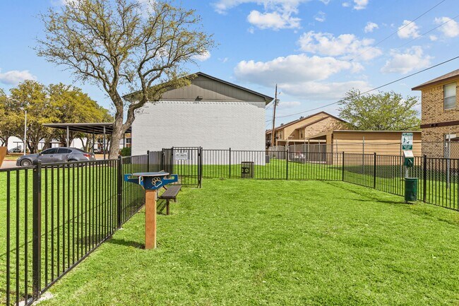 Building Photo - 1301 US-287