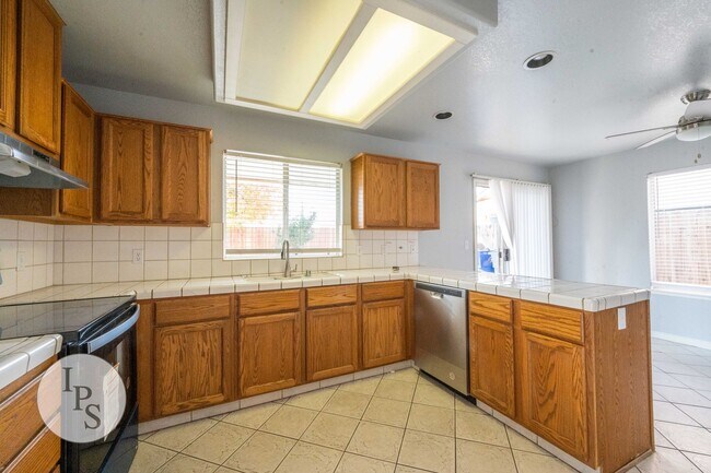 Building Photo - 3676 Baron Ave
