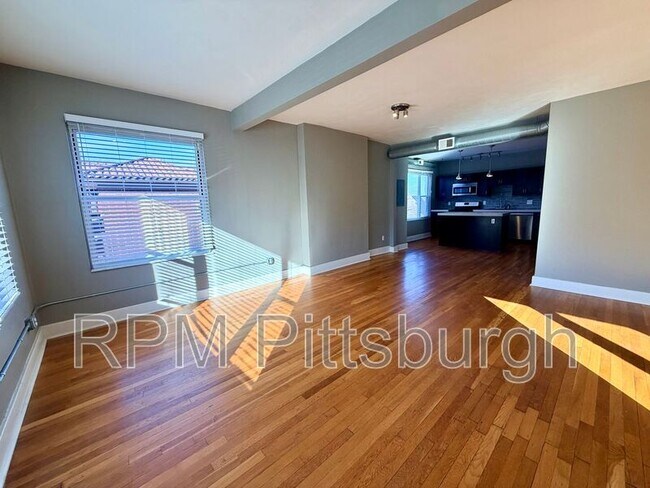 Building Photo - 6407 Bartlett St