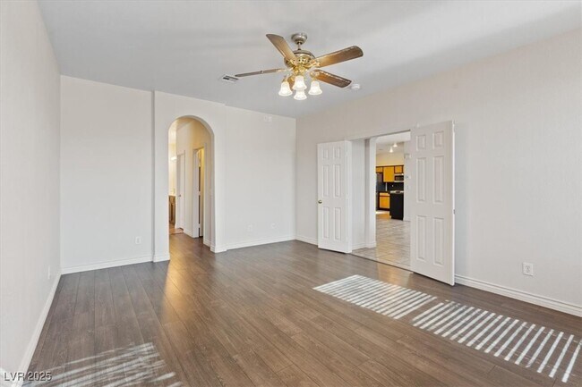 Building Photo - 227 Palmarosa St