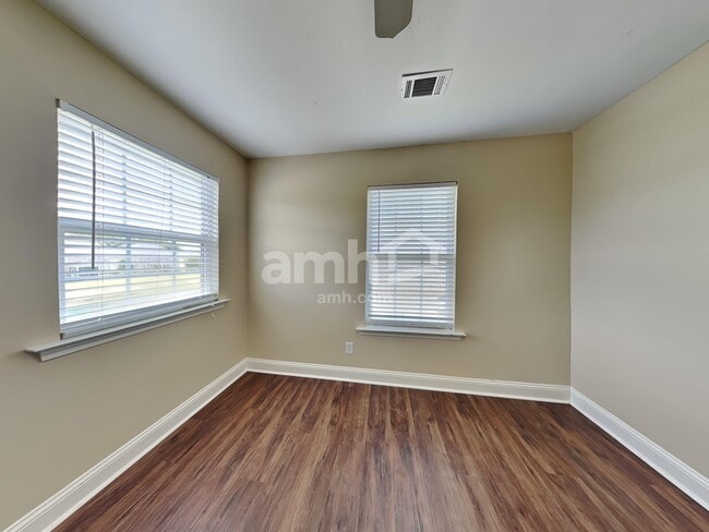 Building Photo - 128 Winslow Cir