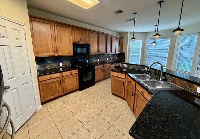 Building Photo - 25206 Auburn Terrace Dr