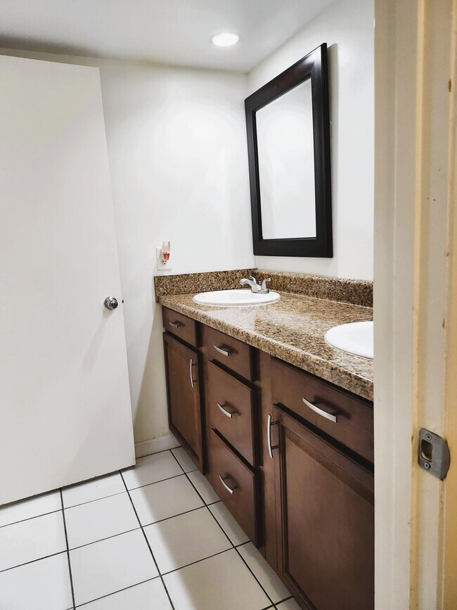 Building Photo - 1570 Forest Lakes Cir