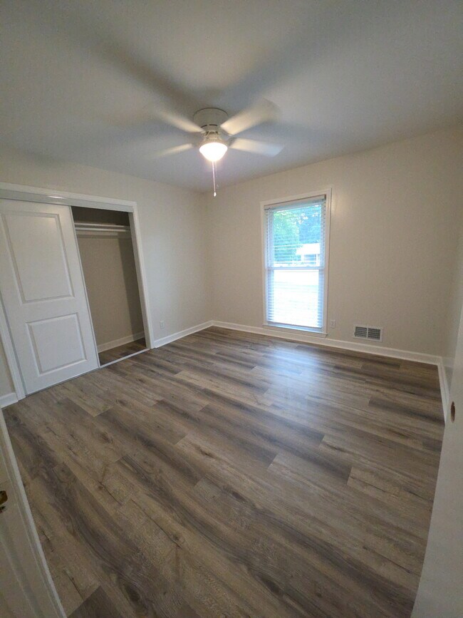 Building Photo - 2942 Larkspur Rd