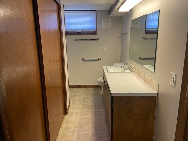 Building Photo - 5005 Meredeth St