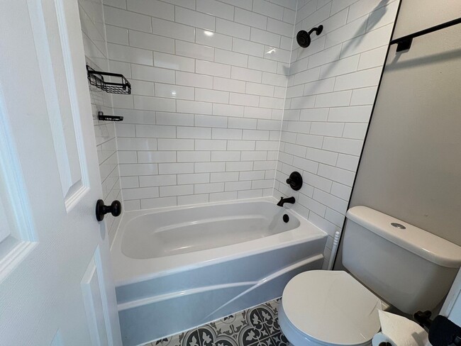 Building Photo - Beautiful 4 Bed 3 Bath Home!!!