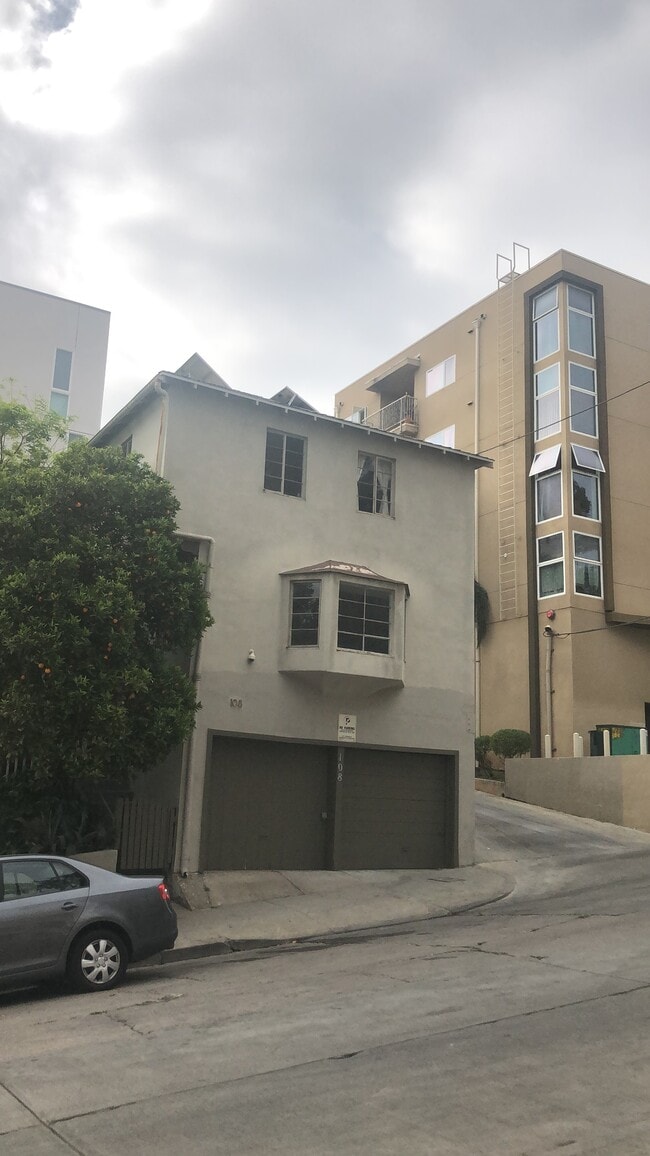 Building Photo - 108 Witmer St