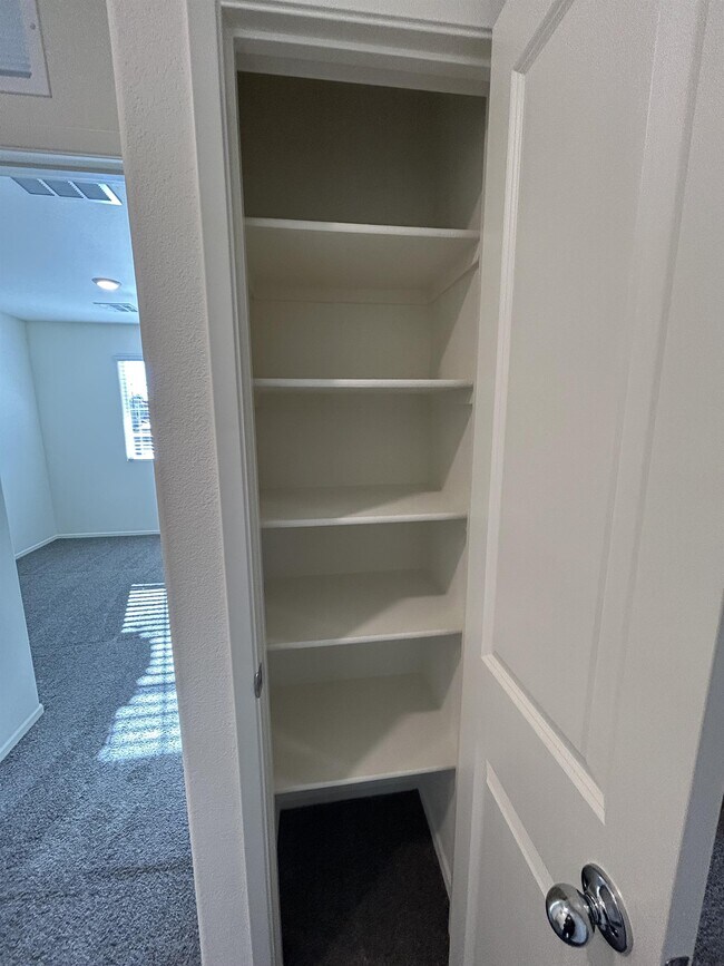 Building Photo - 342 Pacific Sparrow Avenue