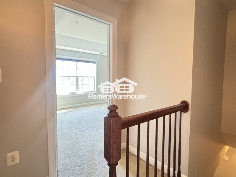 Building Photo - 3511 Carriage Walk Ln