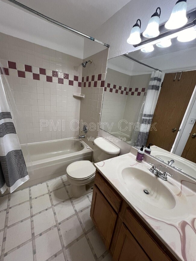 Building Photo - 5615 S Malta St
