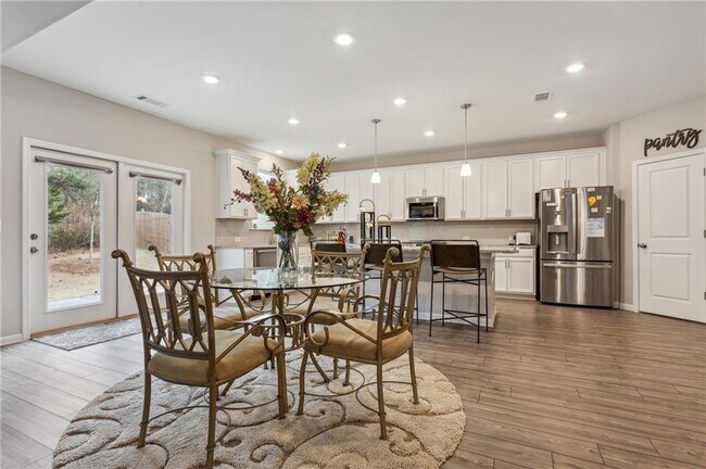 Building Photo - 4367 Waxwing St