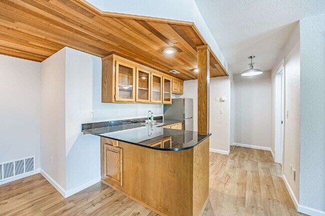 Building Photo - Sophisticated and Elegant home is located in Harbor Ridge at Browns Point. Spacious 4 bedroom, 4 ...