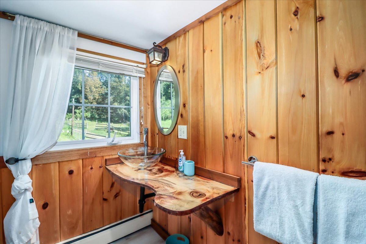 Building Photo - 155 Squash Hollow Rd