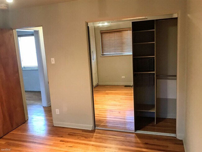 Building Photo - 1 br, 1 bath Townhome - 2805 Xavier Street