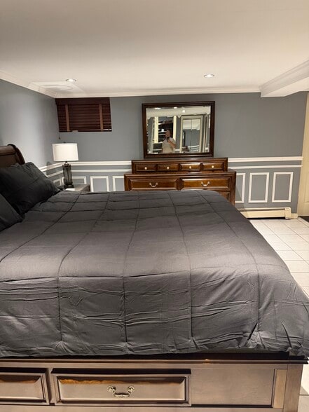 Building Photo - 32 Paerdegat 2nd St