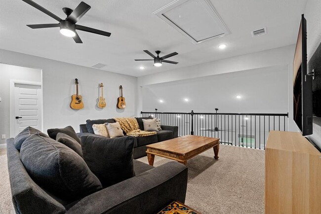 Building Photo - 209 Northcrest Dr