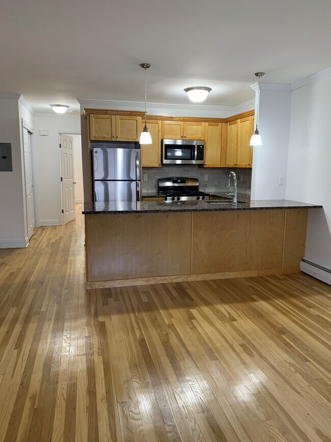 Kitchen - 1Bd 1Ba - Grover Cleveland Apts.
