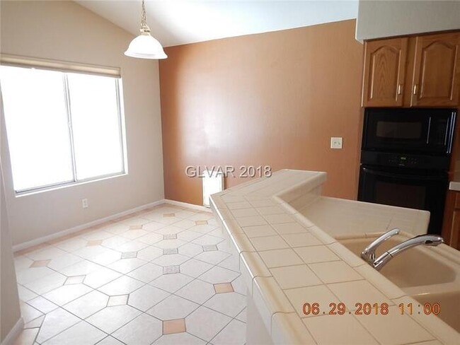 Building Photo - COMING SOON - Ready no later than Mid March