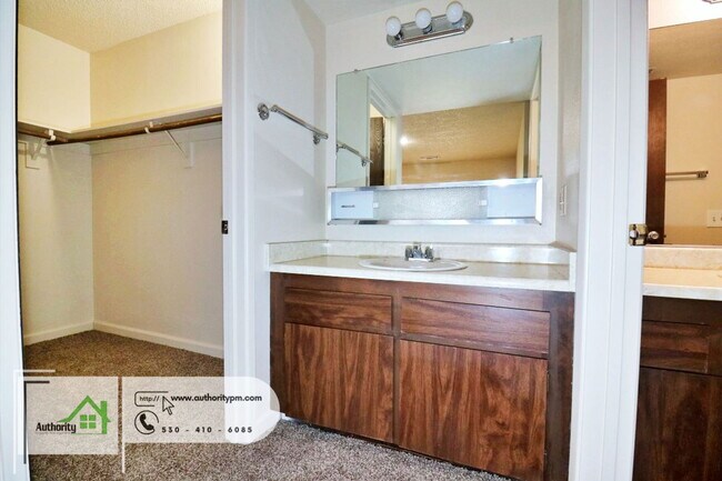 Building Photo - 333 Boulder Creek Dr