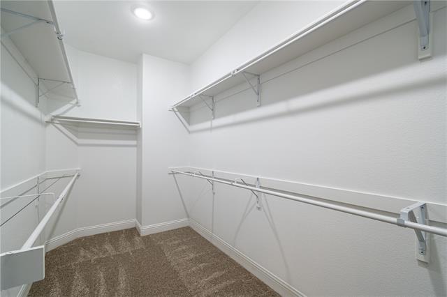 Building Photo - 604 Sycamore Dr