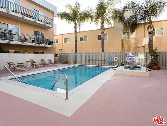 Building Photo - 14245 Dickens St