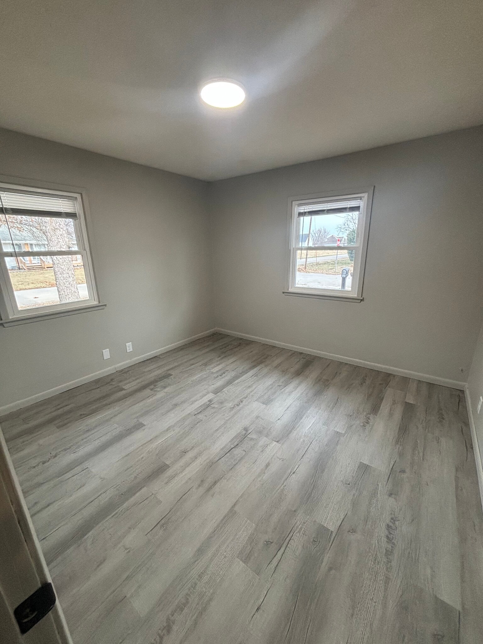 Building Photo - 406 N Main St