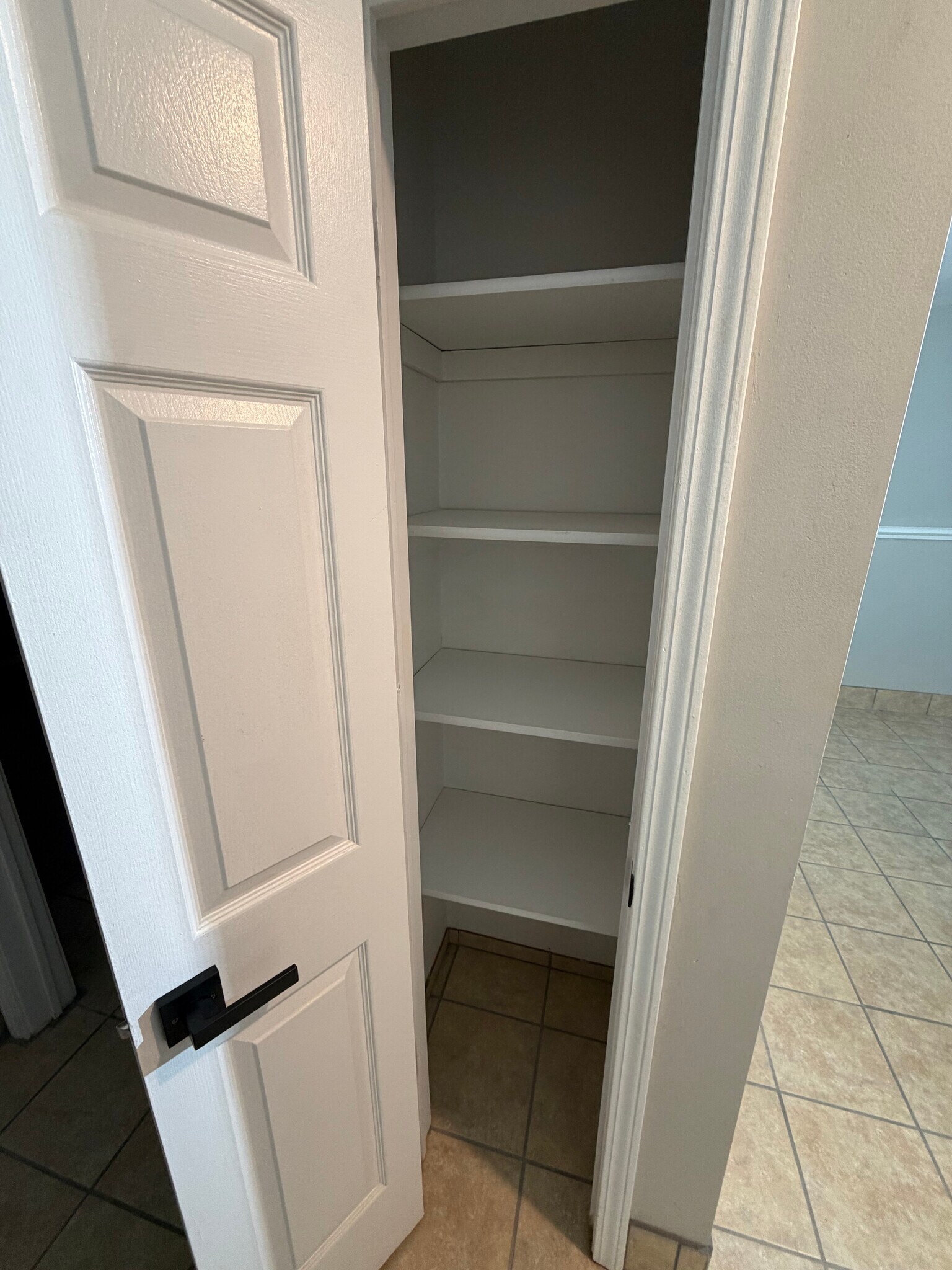 Building Photo - 285 1/4 Walnut St