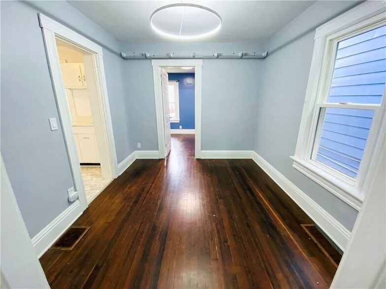 Building Photo - 222 Sanford St