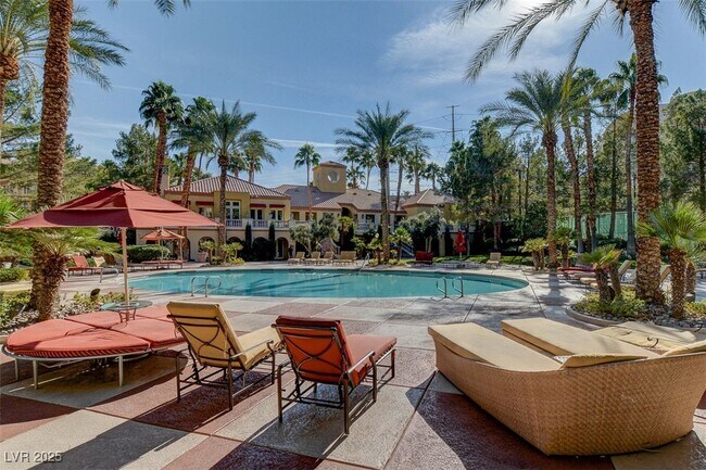 Building Photo - 270 E Flamingo Rd
