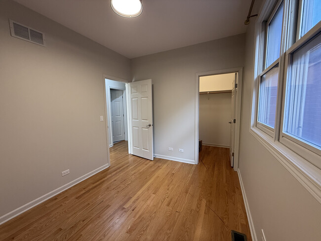 Bedroom 2 - 4211 S Ellis Ave