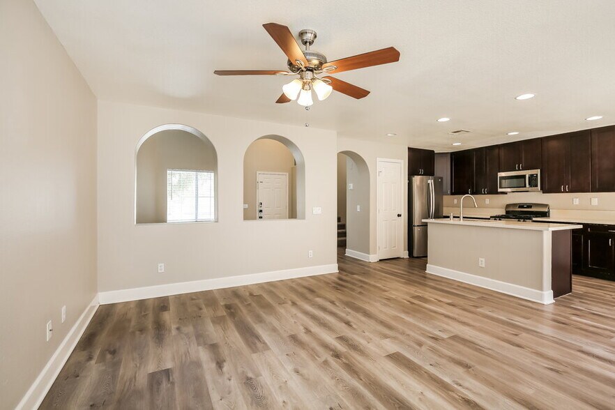 Building Photo - 5309 Las Cruces Heights St