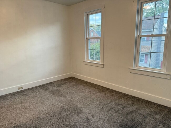 Building Photo - 3 Bedroom, 2 Bath Home in Manheim - Fenced...