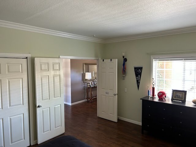 Building Photo - 215 Knox St