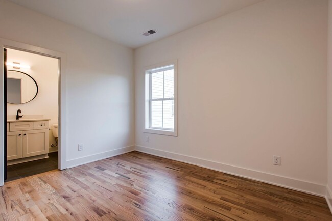 Building Photo - New Construction Modern Luxury in Nashville