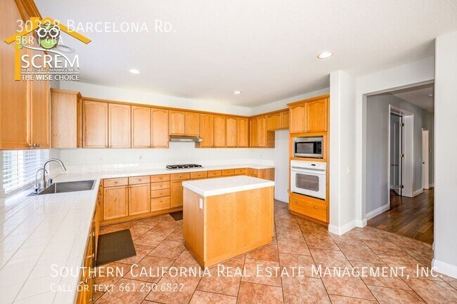 Building Photo - 30328 Barcelona Rd