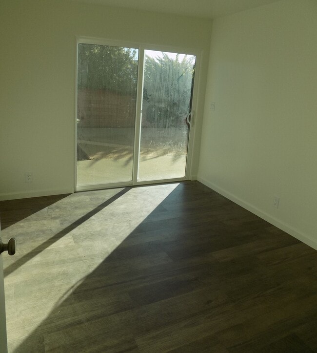 Building Photo - 184 Highland Dr