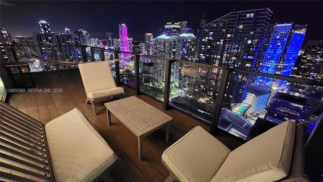 Building Photo - 88 SW 7th St