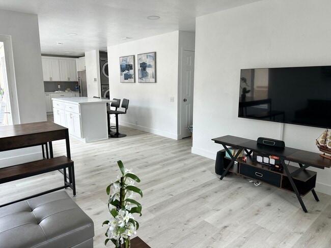 Building Photo - 10517 Caminito Obra