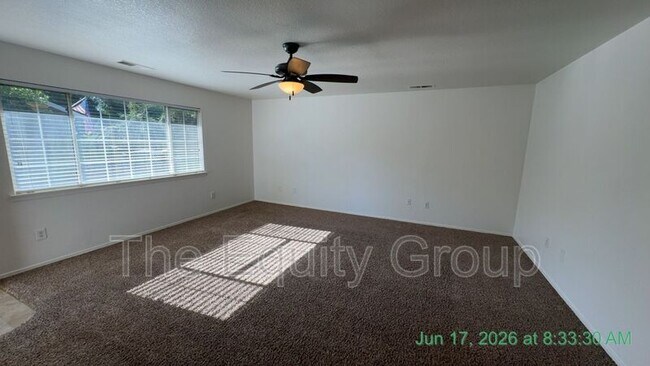Building Photo - 1827 E Cambridge Ct