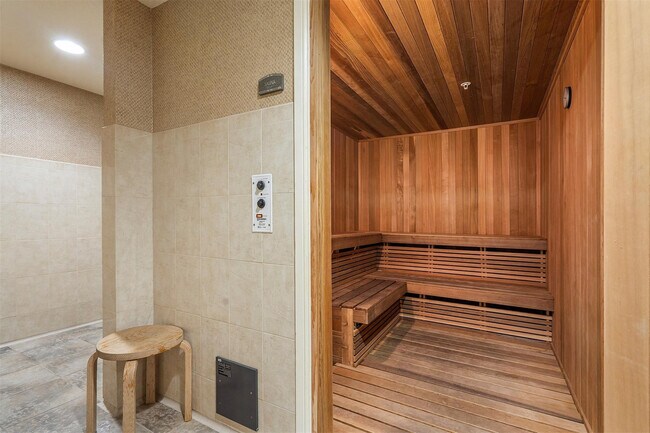 Building Photo - 715 Bayshore Dr