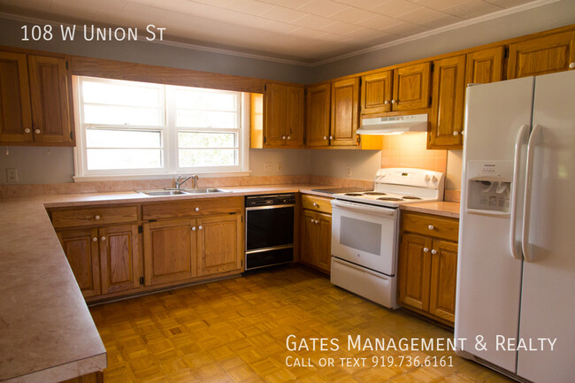 Building Photo - **FIRST MONTH $400 RENT REDUCTION**Home in...